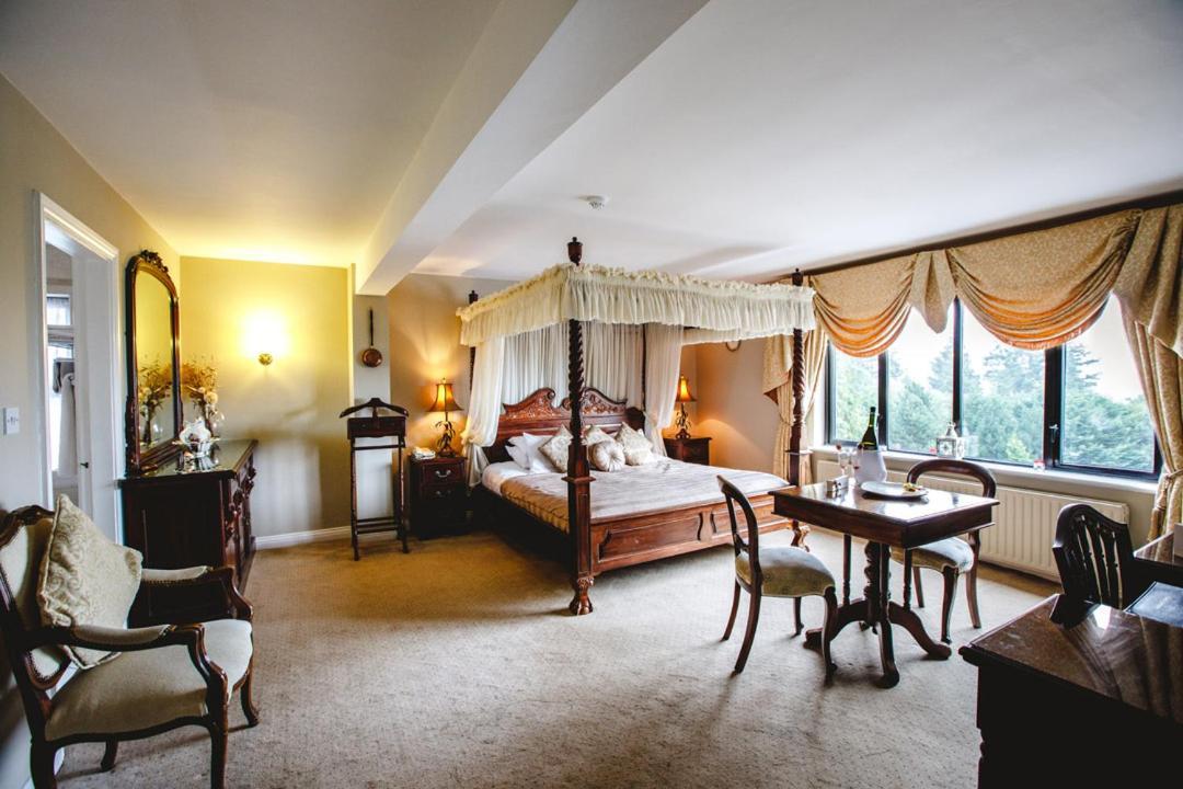 Aherlow House Hotel & Lodges Exteriér fotografie